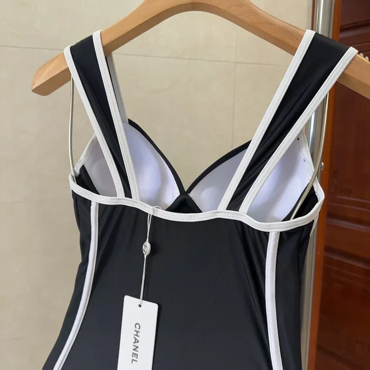 スーパーコピー シャネル 水着