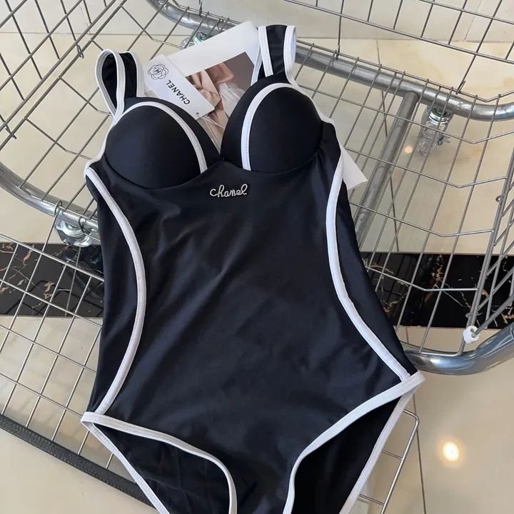 スーパーコピー シャネル 水着