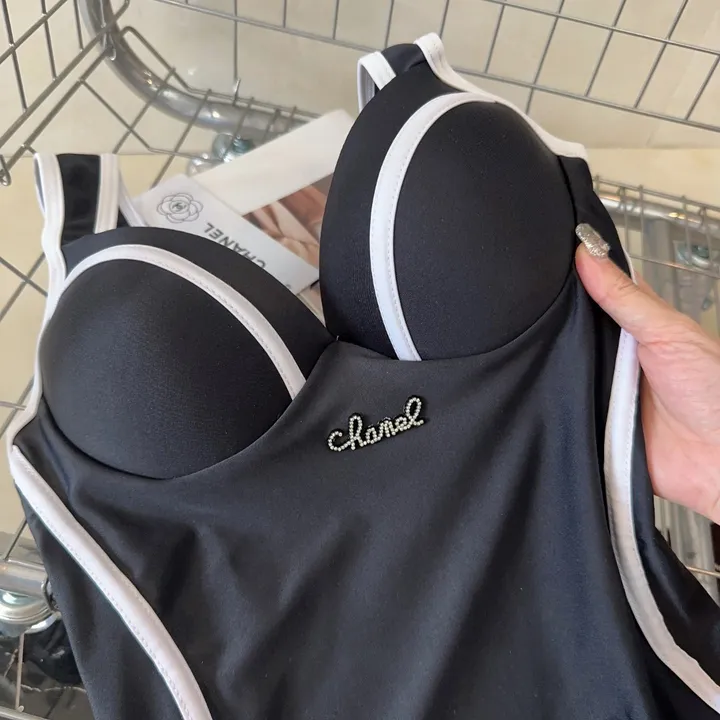 スーパーコピー シャネル 水着