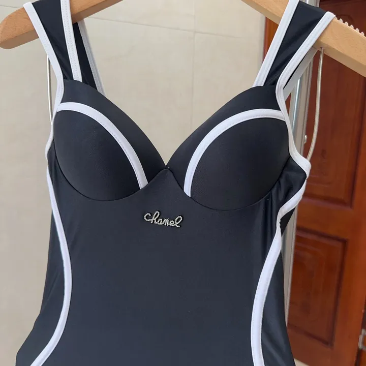 スーパーコピー シャネル 水着