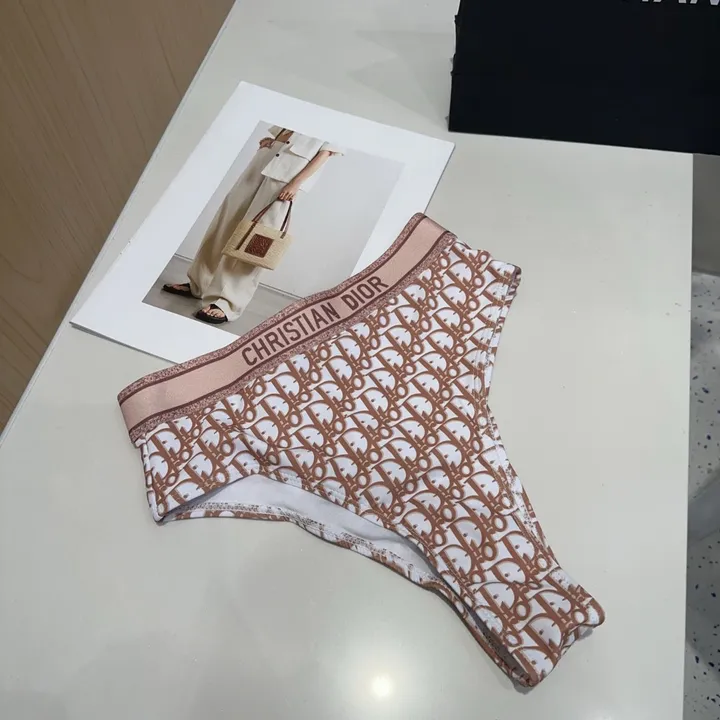 スーパーコピー シャネル 水着