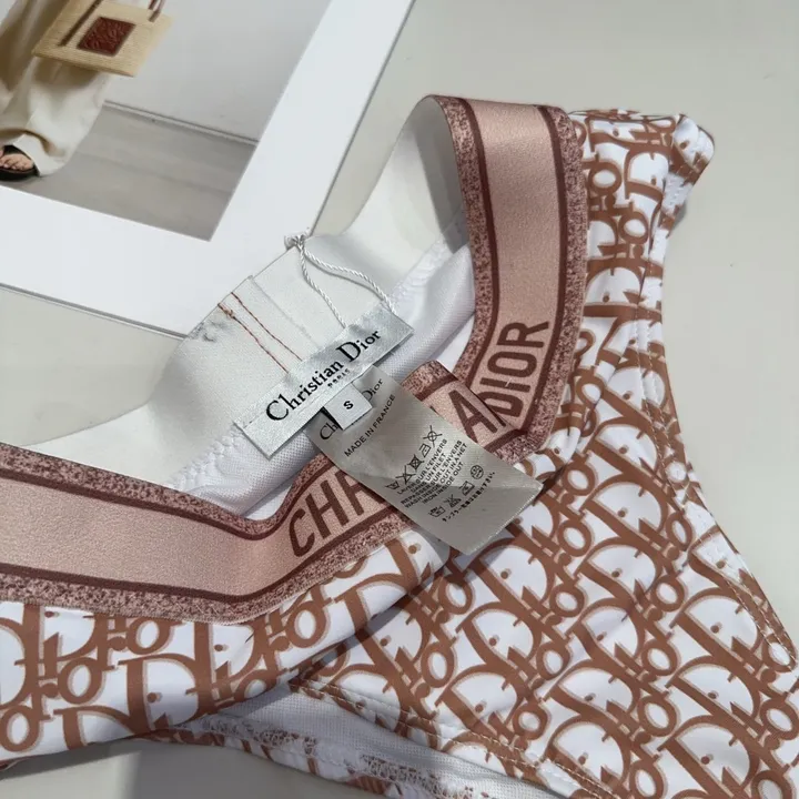 スーパーコピー シャネル 水着