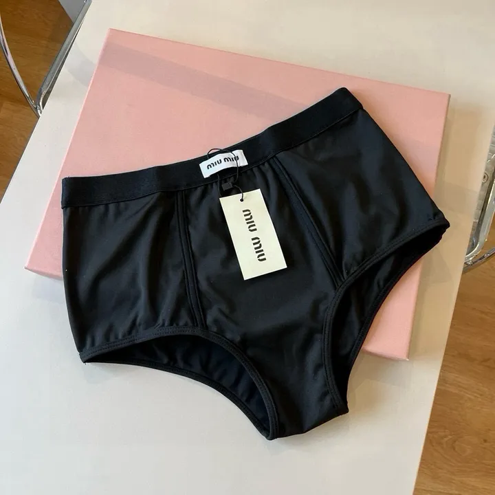 スーパーコピー ミュウミュウ 水着