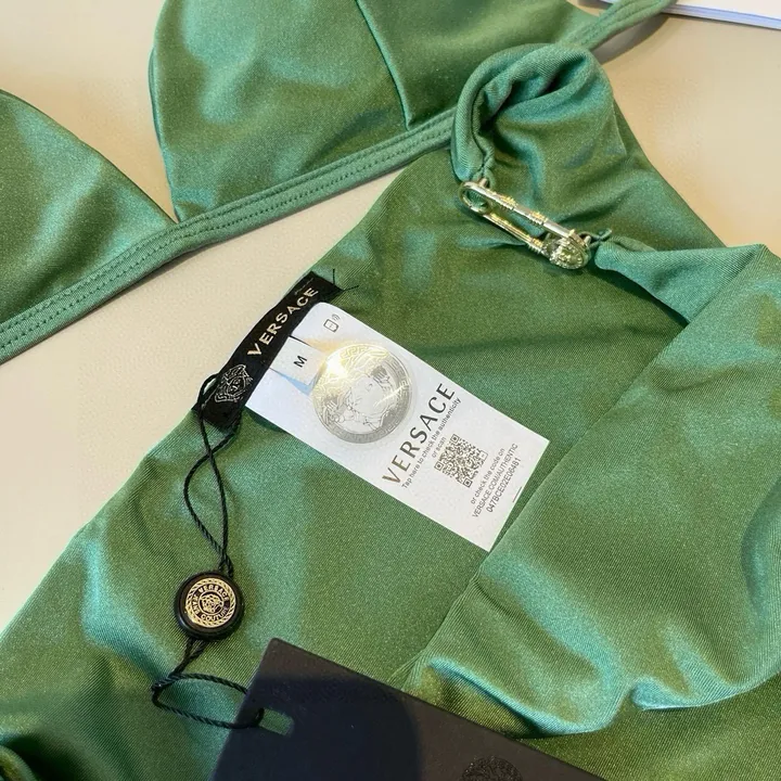 スーパーコピー シュプリーム 水着