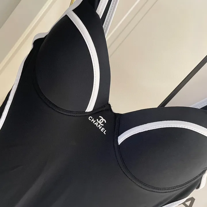 スーパーコピー シャネル 水着