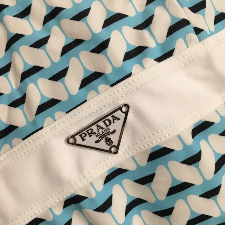 スーパーコピー バレンシアガ 水着