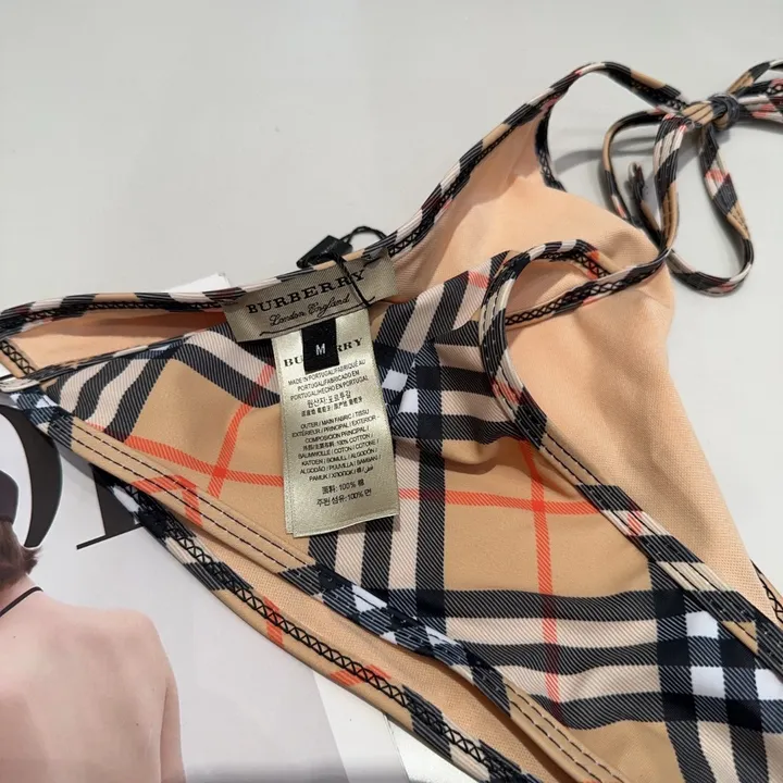 スーパーコピー バーバリー ス 水着