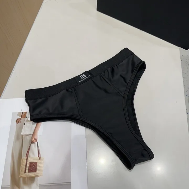 スーパーコピー セリーヌ 水着