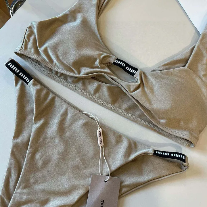 スーパーコピー ミュウミュウ 水着