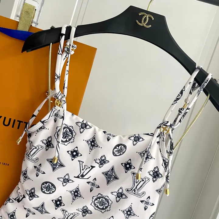 スーパーコピー ルイヴィトン 水着