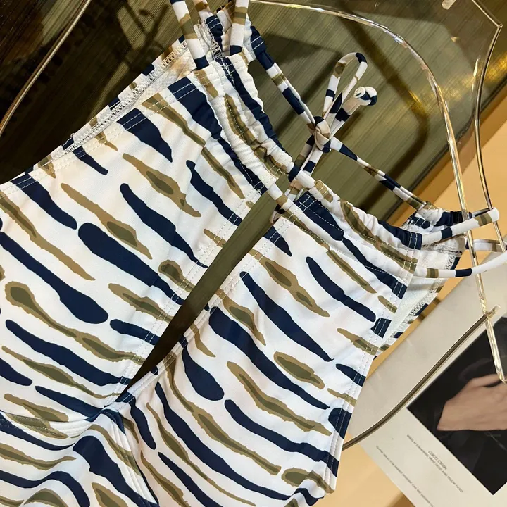 スーパーコピー シャネル 水着