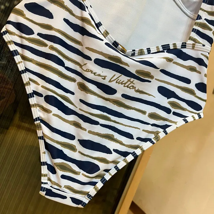 スーパーコピー シャネル 水着