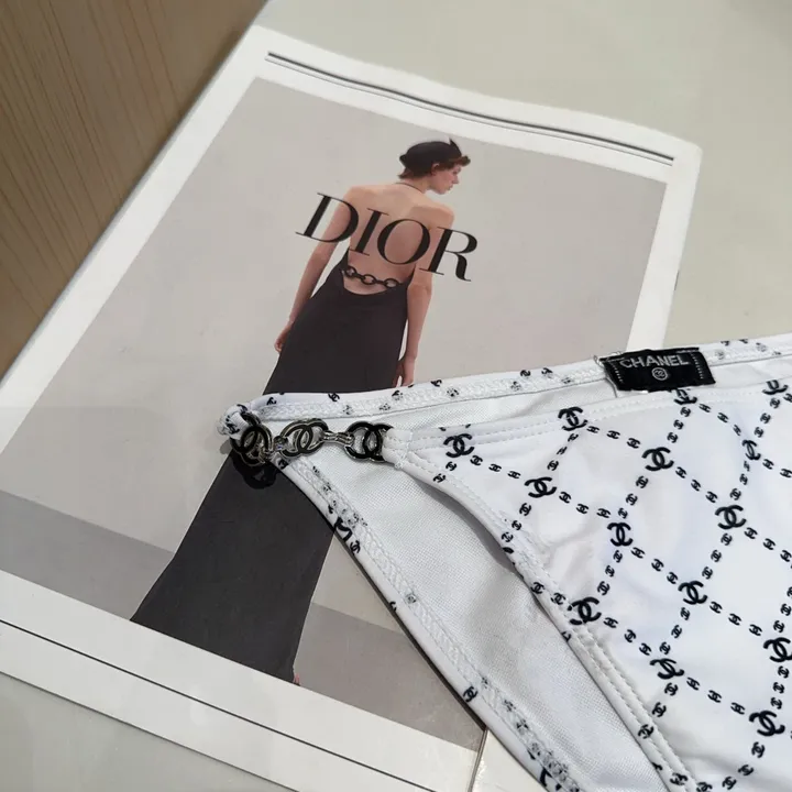 スーパーコピー シャネル 水着