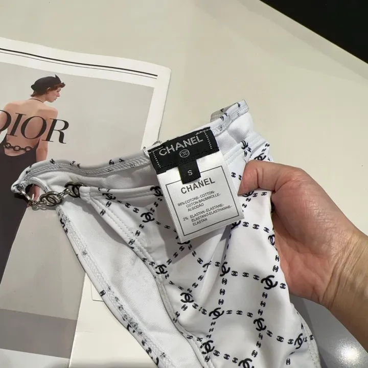 スーパーコピー シャネル 水着