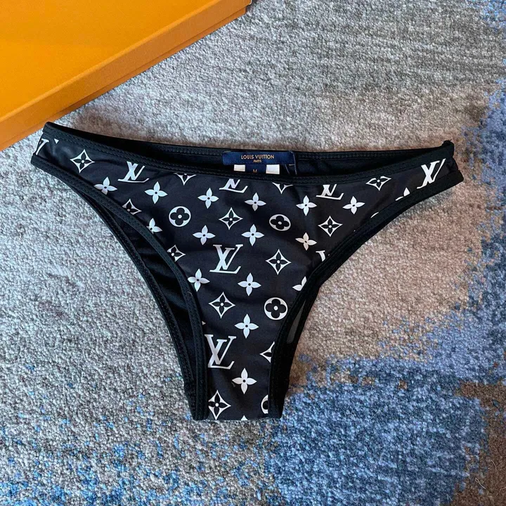 スーパーコピー シャネル 水着