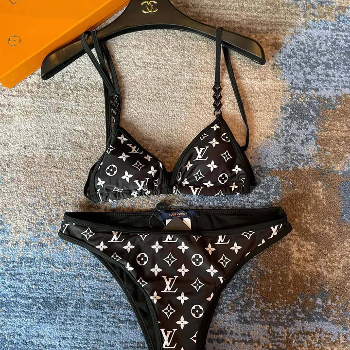 スーパーコピー シャネル 水着