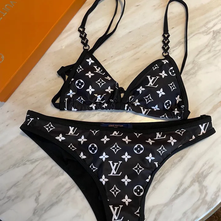 スーパーコピー シャネル 水着