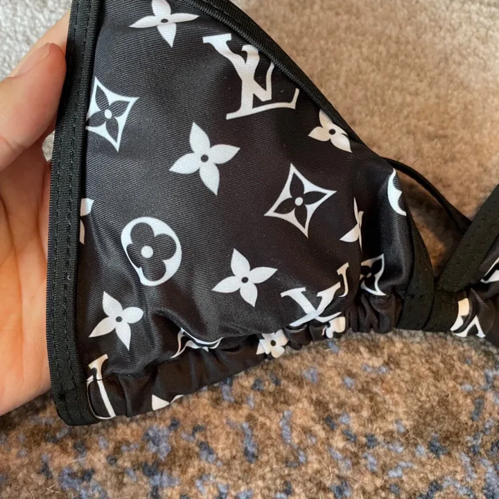 スーパーコピー シャネル 水着