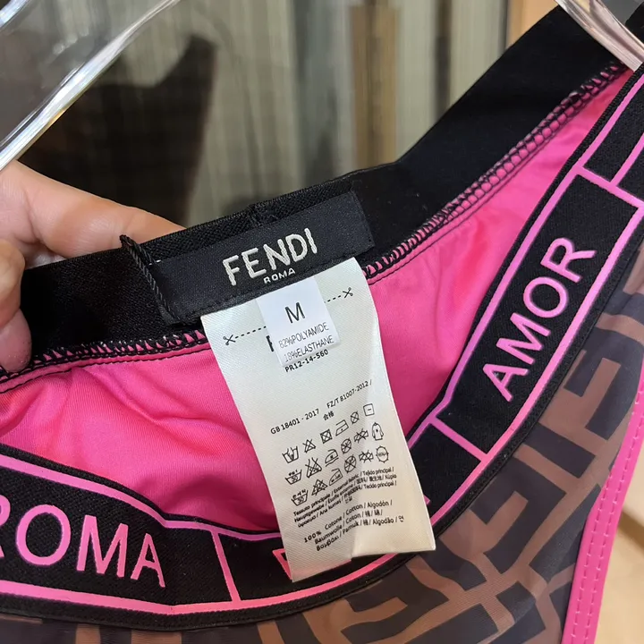 スーパーコピー フェンディ 水着