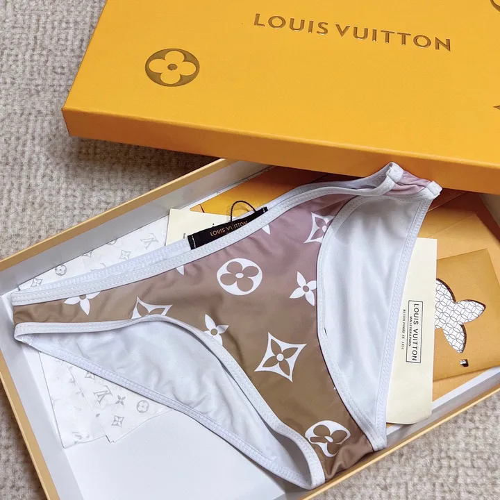 スーパーコピー シャネル 水着