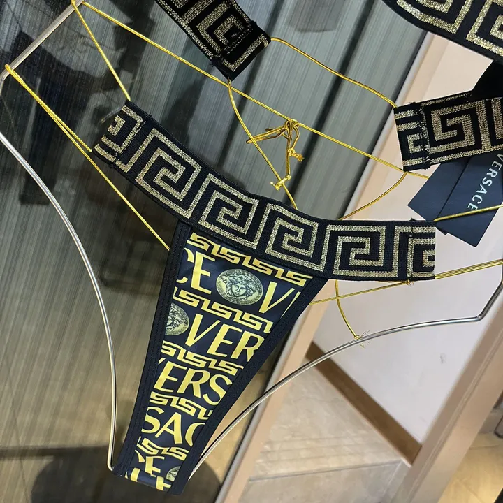 スーパーコピー ヴェルサーチ 水着