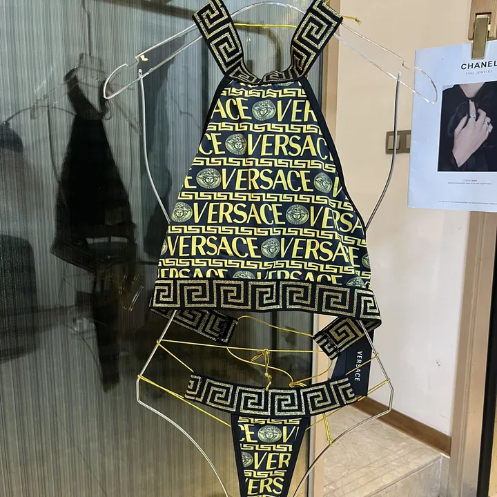 スーパーコピー ヴェルサーチ 水着