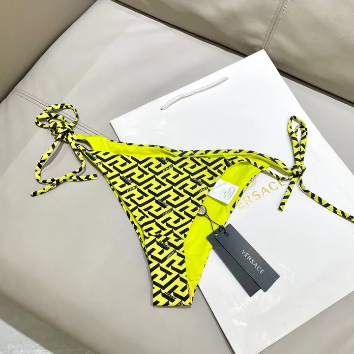 スーパーコピー シュプリーム 水着