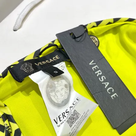 スーパーコピー シュプリーム 水着