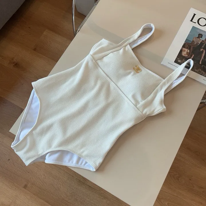 スーパーコピー シャネル 水着