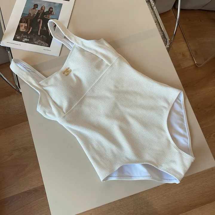 スーパーコピー シャネル 水着