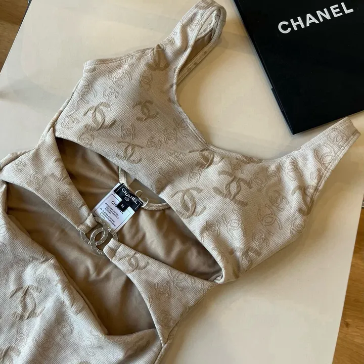 スーパーコピー シャネル 水着