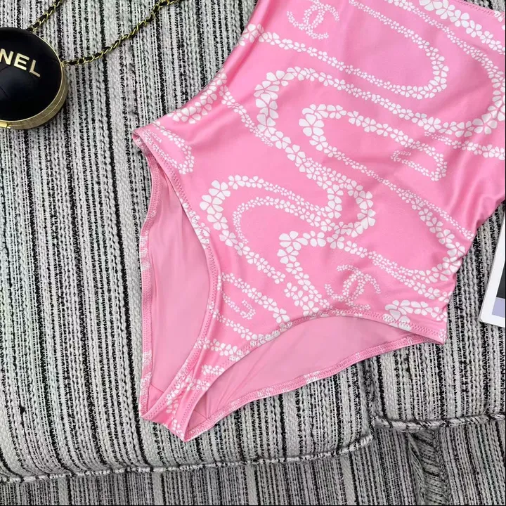 スーパーコピー シャネル 水着