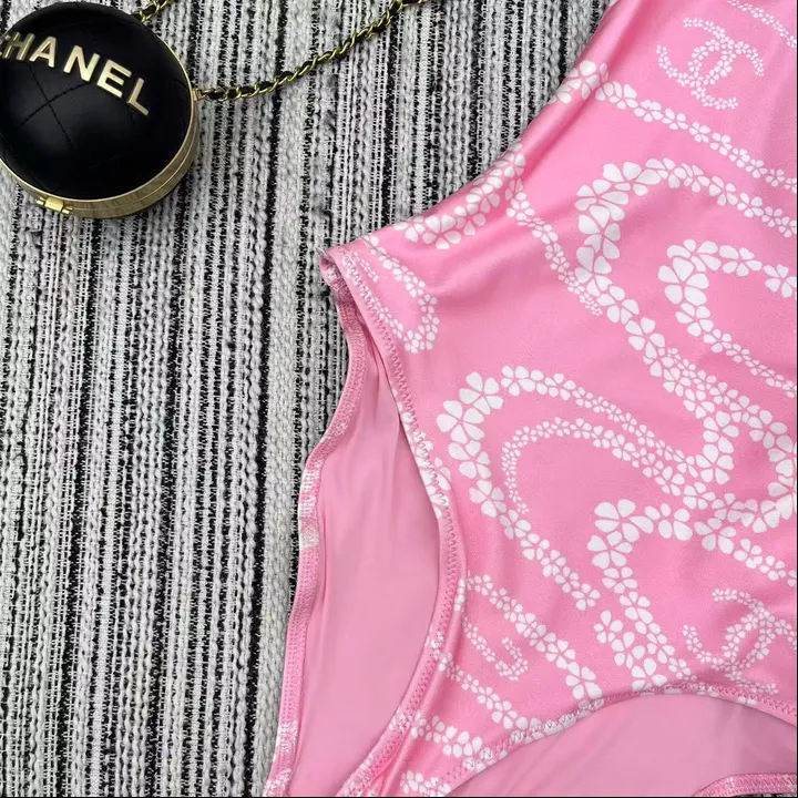 スーパーコピー シャネル 水着