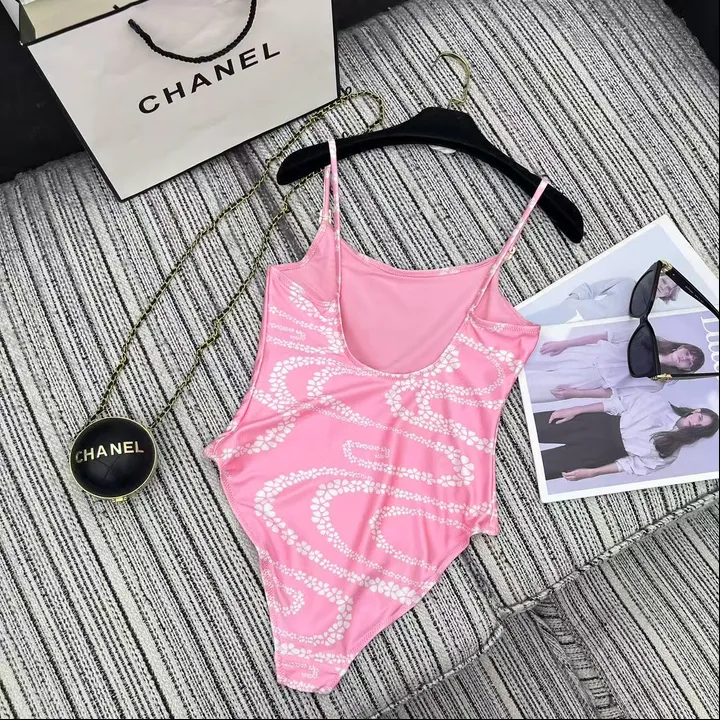 スーパーコピー シャネル 水着