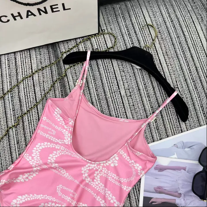 スーパーコピー シャネル 水着