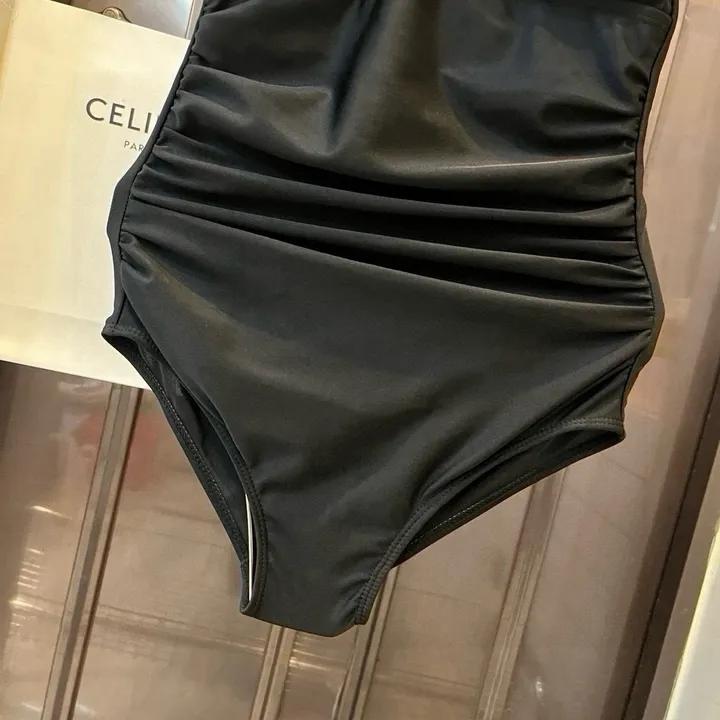 スーパーコピー シャネル 水着