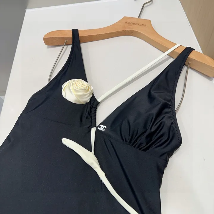 スーパーコピー シャネル 水着