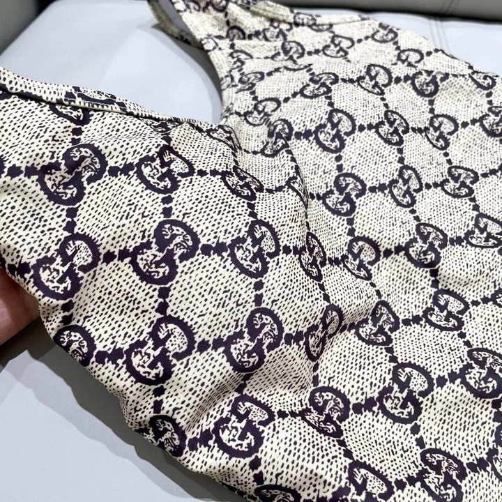 スーパーコピー グッチ 水着