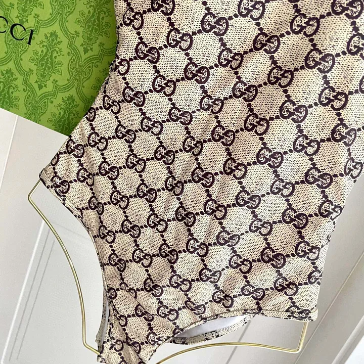 スーパーコピー グッチ 水着