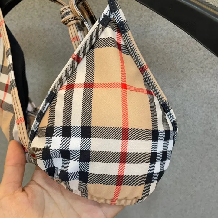 スーパーコピー バーバリー ス 水着