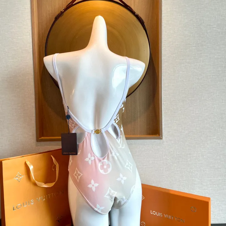 スーパーコピー シャネル 水着