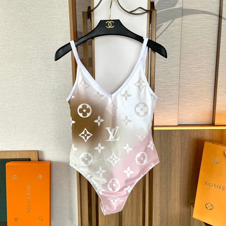 スーパーコピー シャネル 水着