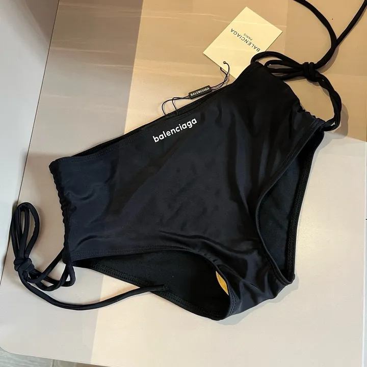 スーパーコピー セリーヌ 水着