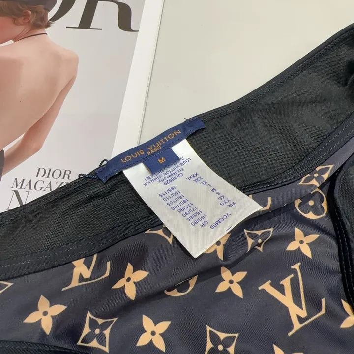 スーパーコピー シャネル 水着