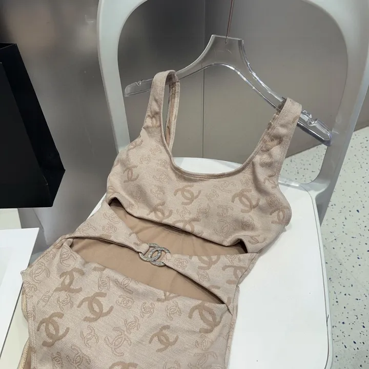 スーパーコピー シャネル 水着