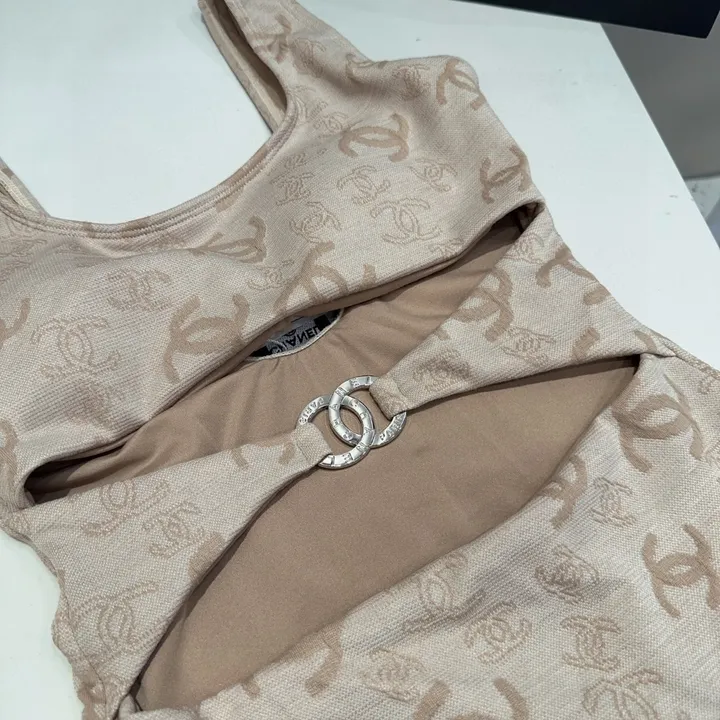 スーパーコピー シャネル 水着