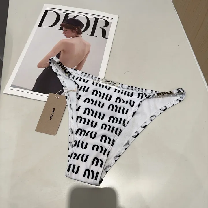 スーパーコピー シャネル 水着