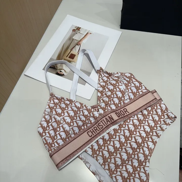 スーパーコピー シャネル 水着