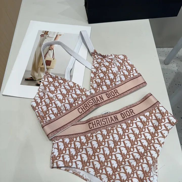 スーパーコピー シャネル 水着