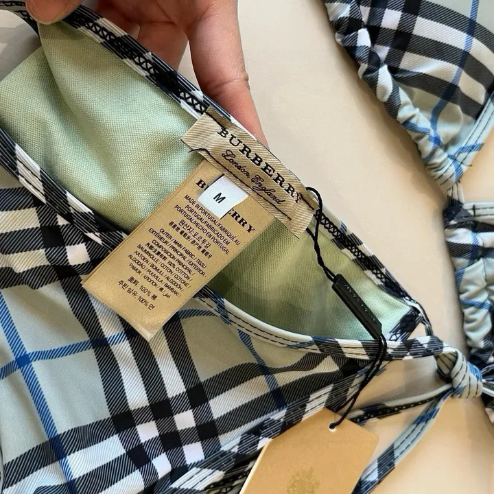 スーパーコピー バーバリー ス 水着